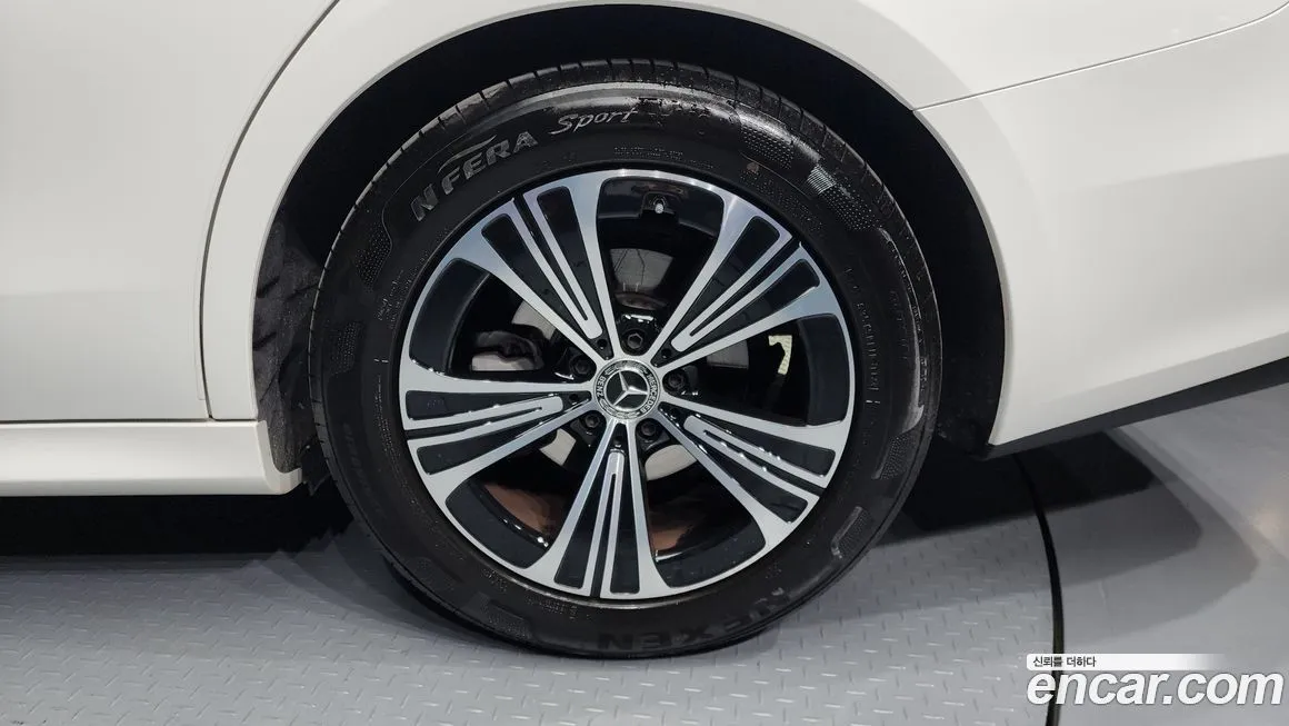 Mercedes-Benz E-Class 2024 из KR, фото 5