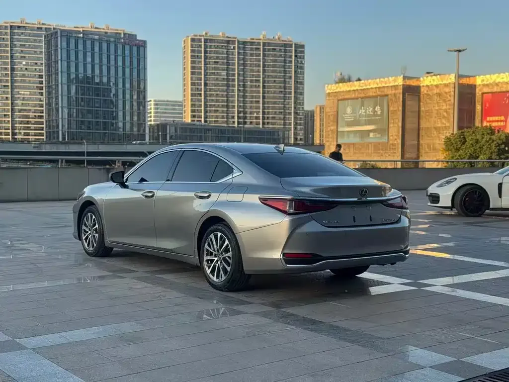Lexus ES — фото 9