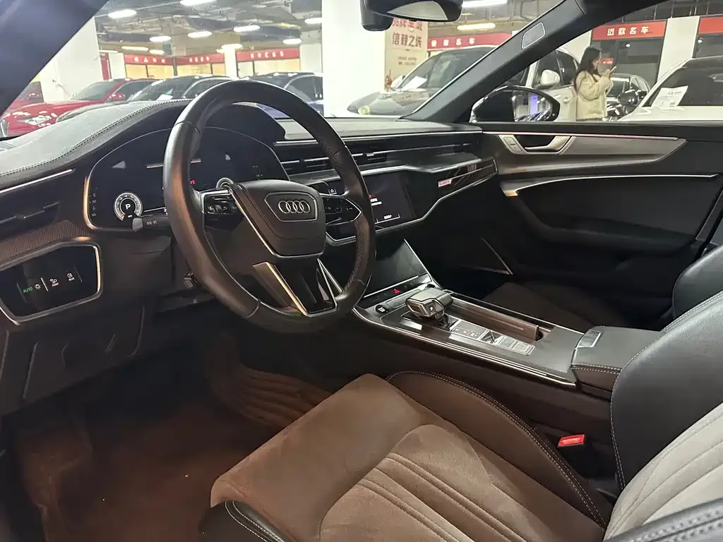 Audi A6L 2023 из CN, фото 4