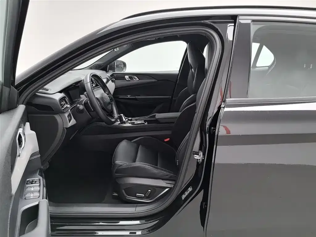 Lynk & Co 02 Hatchback 2022 из CN, фото 10