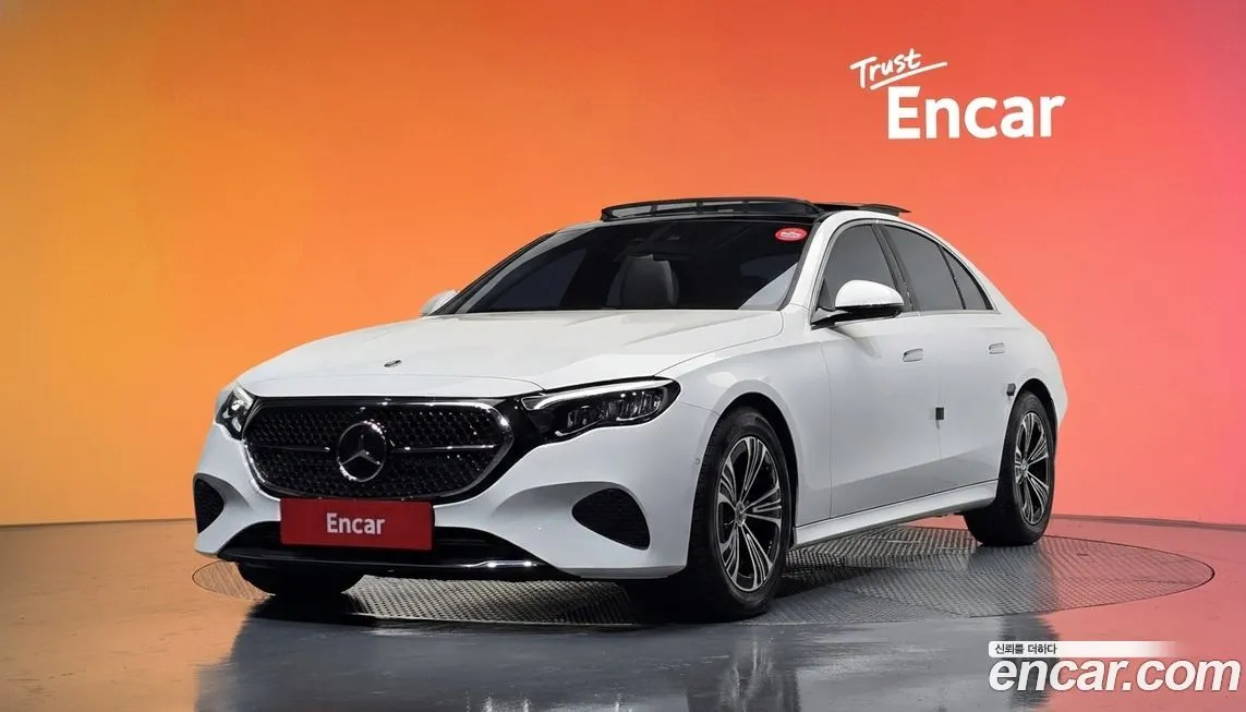 Mercedes-Benz E-Class — фото 1
