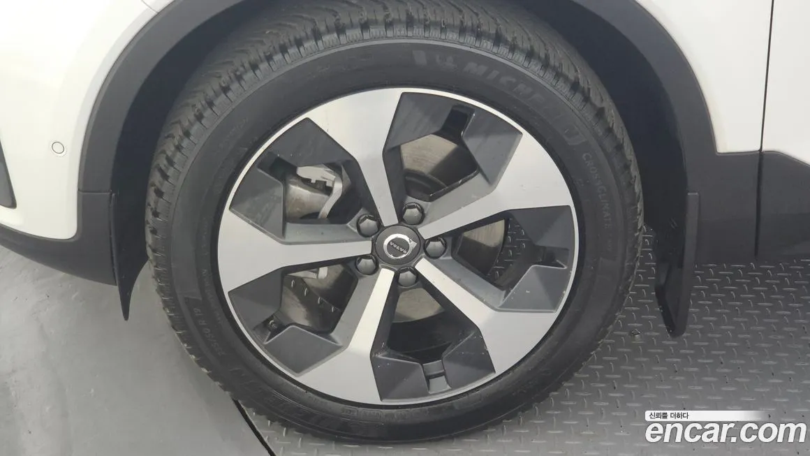 Volvo XC40 2025 из KR, фото 5