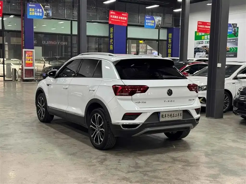 Volkswagen T-Roc — фото 7