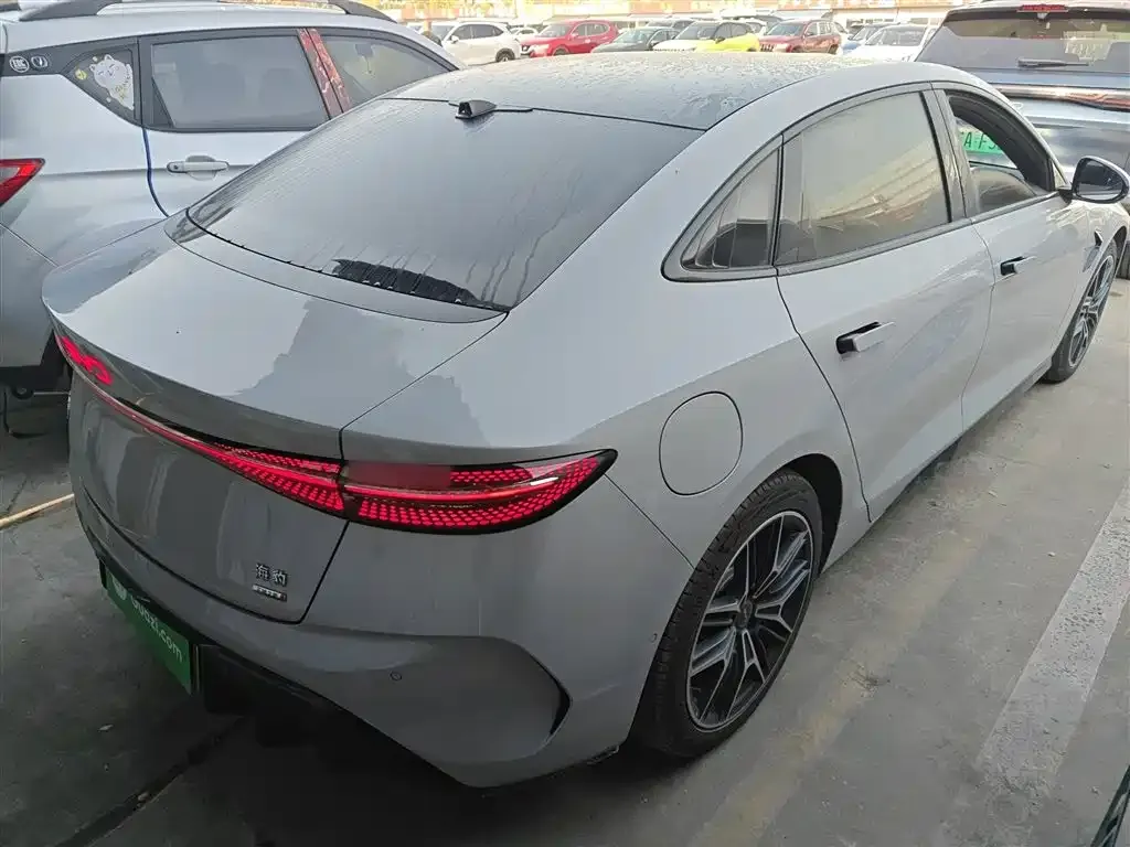 BYD Seal — фото 7