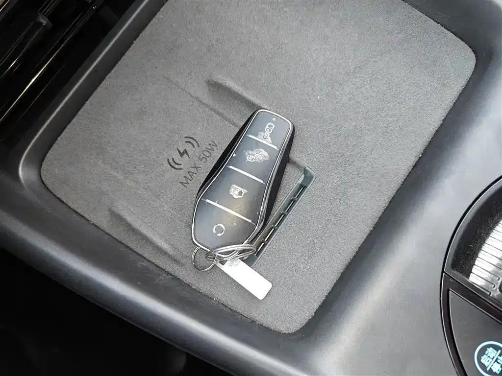 BYD Seal — фото 9