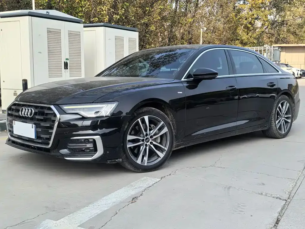 Audi A6L — фото 1