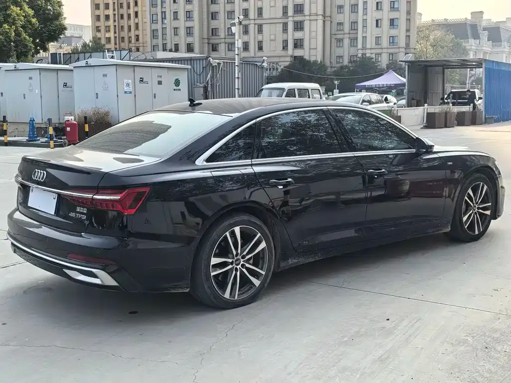 Audi A6L — фото 5
