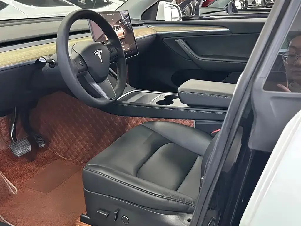 Tesla Model Y 2023 из CN, фото 5