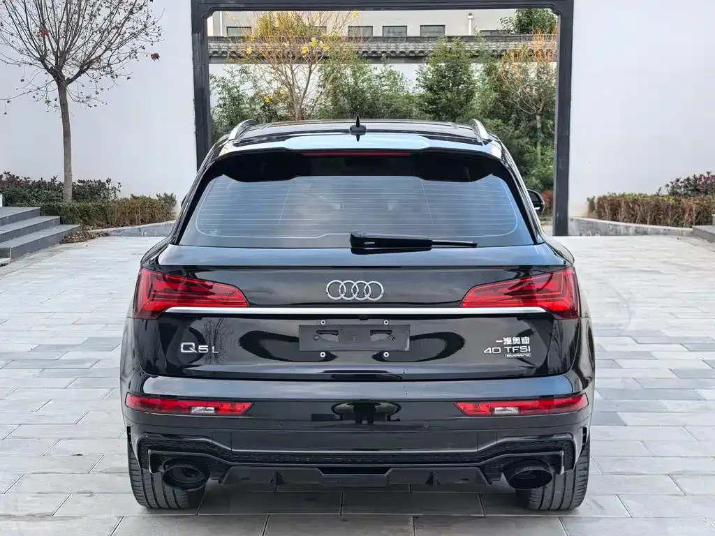 Audi Q5L — фото 5