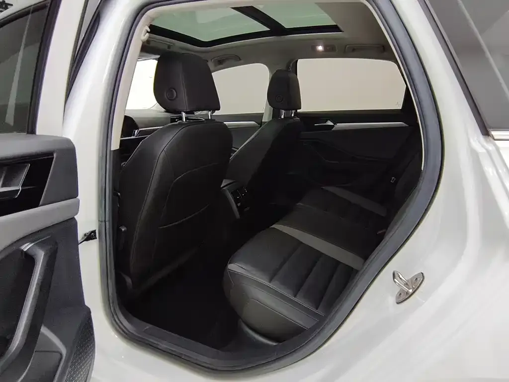 Volkswagen Sagitar 2022 из CN, фото 8