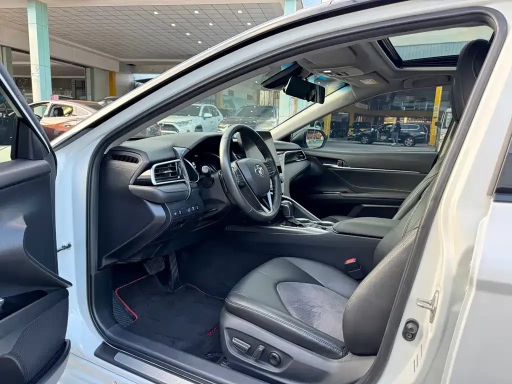 Toyota Camry 2022 из CN, фото 6