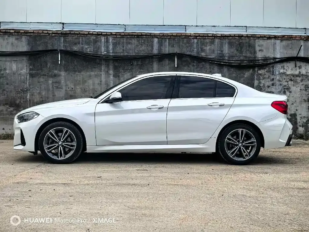 BMW 1 Series 2022 из CN, фото 2