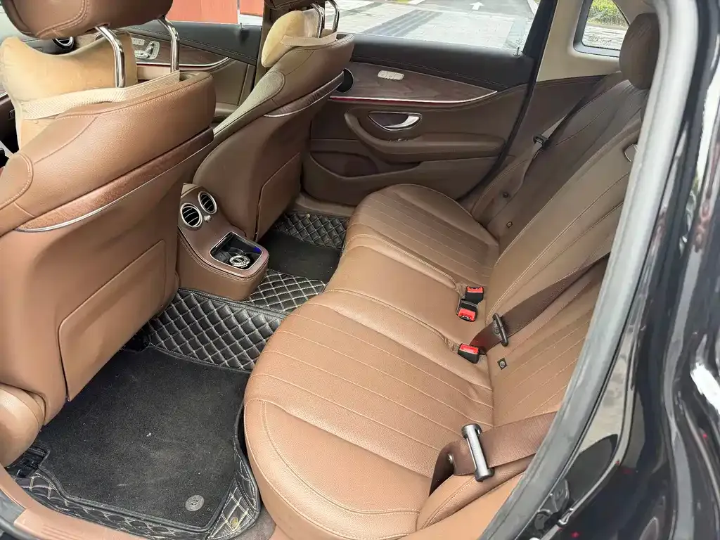Mercedes-Benz E-Class 2023 из CN, фото 5
