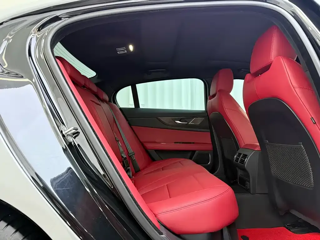 Jaguar XEL 2024 из CN, фото 10