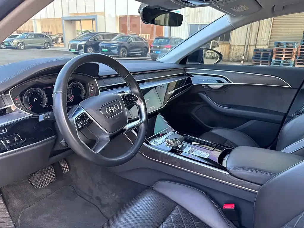 Audi A8 2021 из CN, фото 4