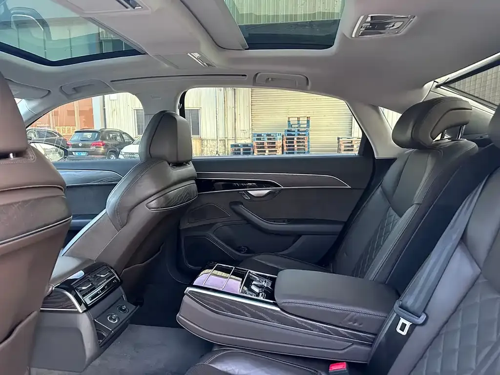 Audi A8 2021 из CN, фото 6