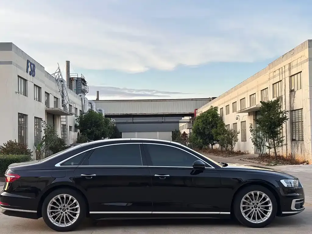 Audi A8 2021 из CN, фото 7