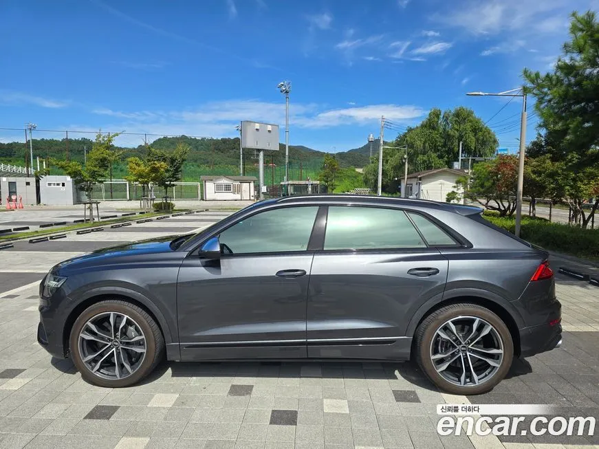Audi SQ8 2021 из KR, фото 3
