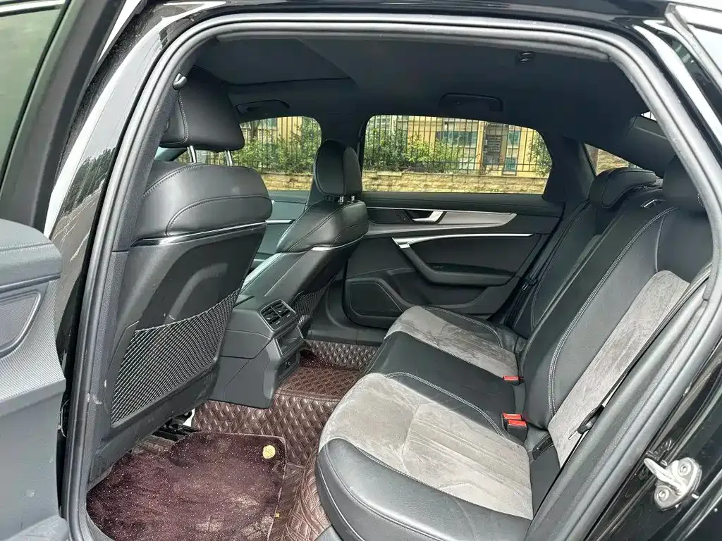 Audi A6L 2022 из CN, фото 4