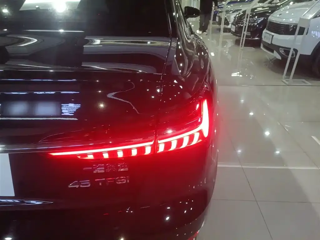 Audi A6L 2025 из CN, фото 8
