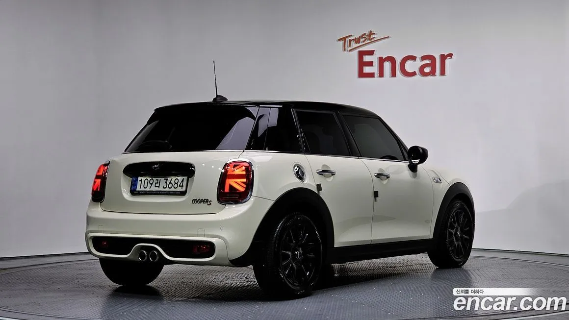 Mini Cooper 2021 из KR, фото 2