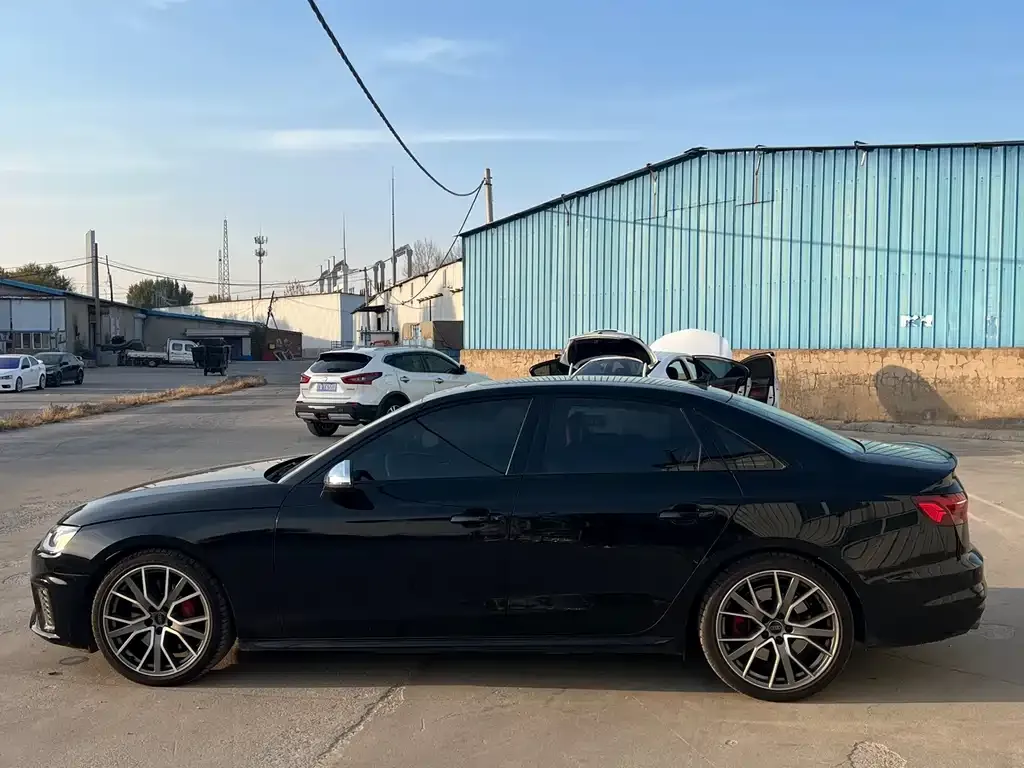 Audi S4 2023 из CN, фото 4