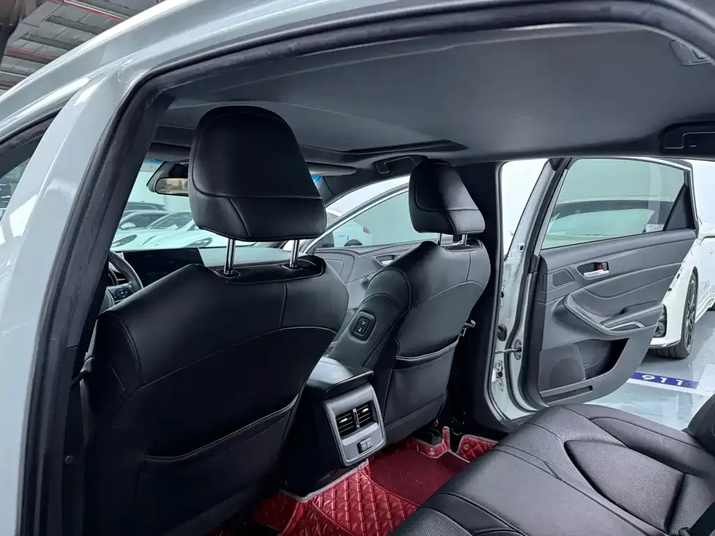 Toyota Avalon 2022 из CN, фото 8