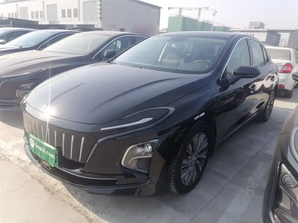 Hongqi E-QM5 — фото 1