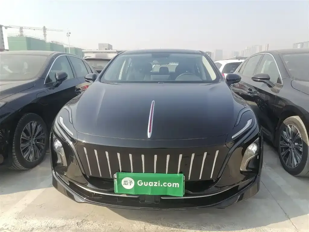 Hongqi E-QM5 — фото 3