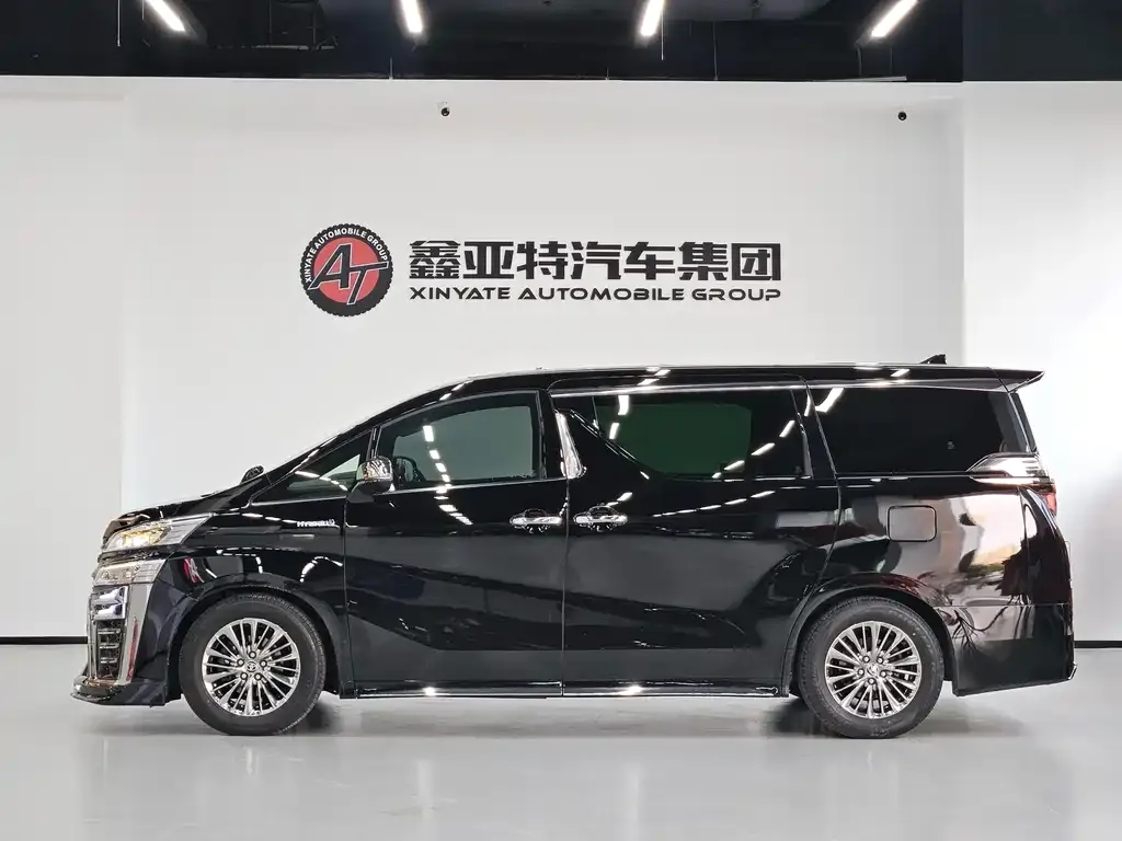 Toyota Vellfire 2023 из CN, фото 2