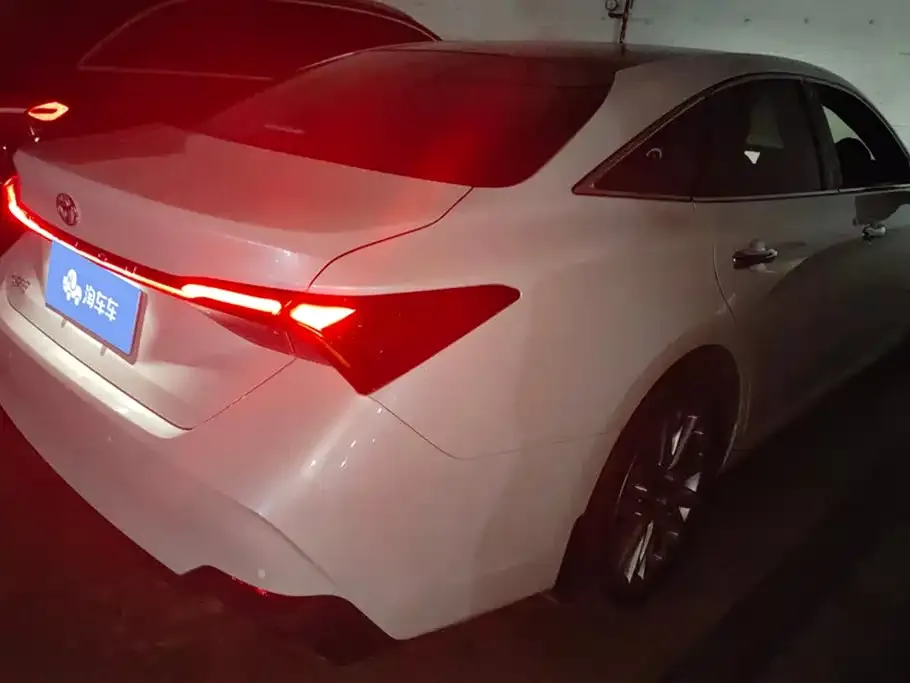 Toyota Avalon — фото 3