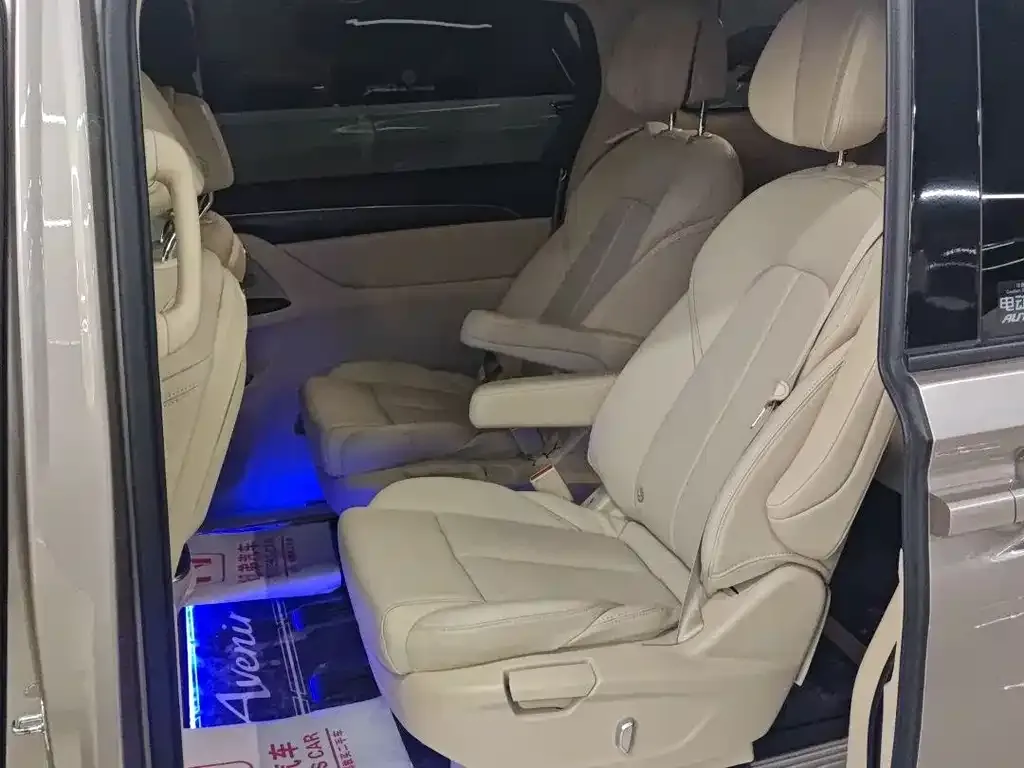 Buick GL8 2024 из CN, фото 10