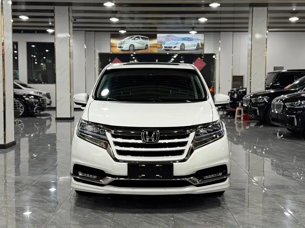 Honda Elysion 2021 из CN, фото 2