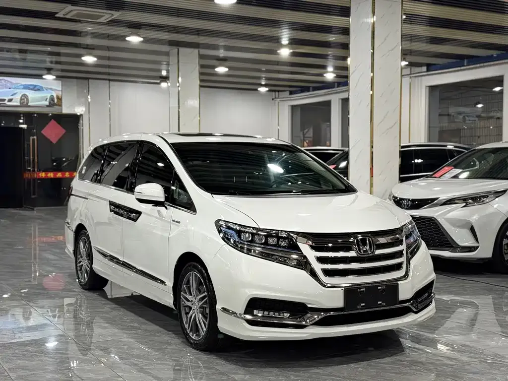 Honda Elysion 2021 из CN, фото 3