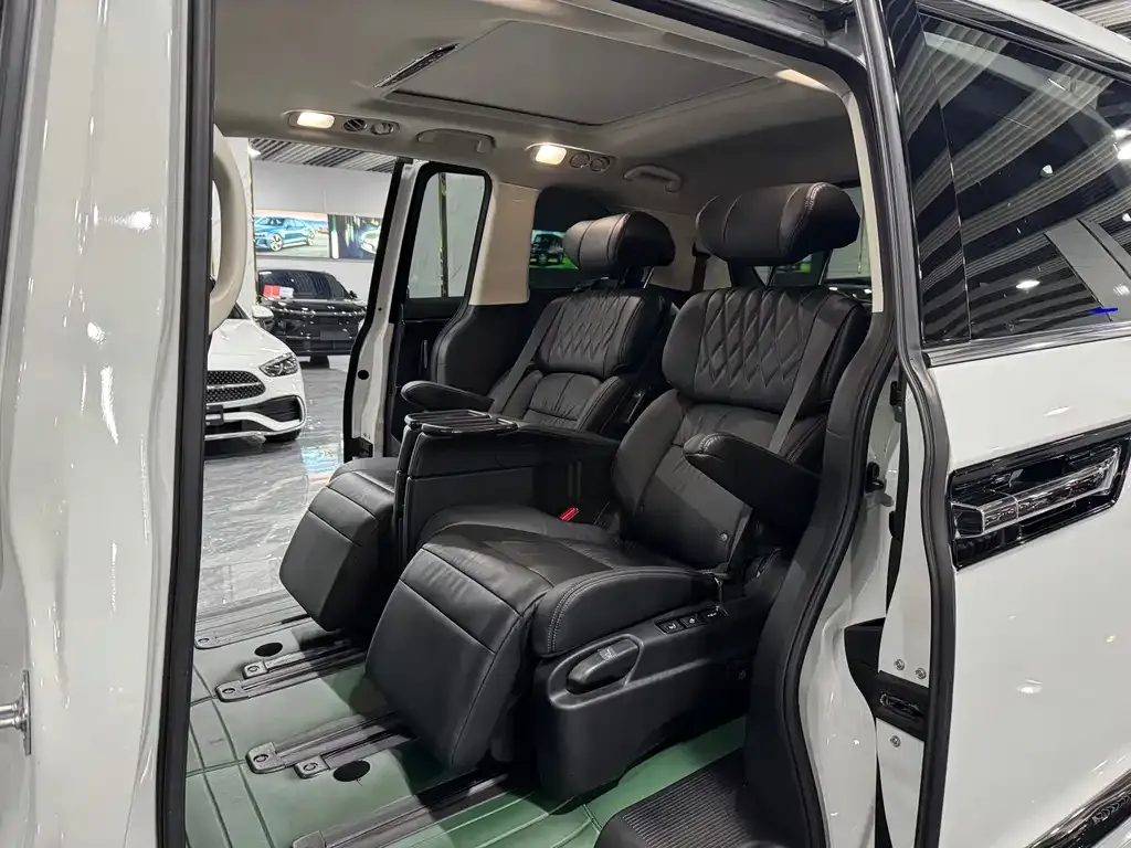 Honda Elysion 2021 из CN, фото 6
