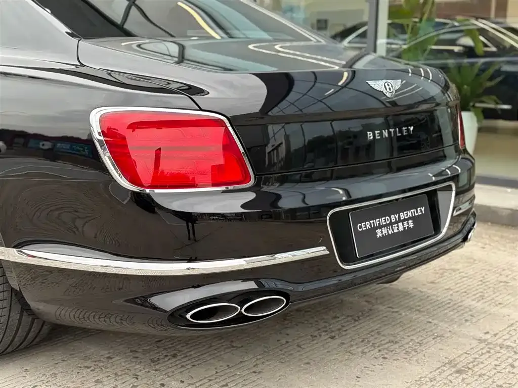 Bentley Flying Spur 2023 из CN, фото 10