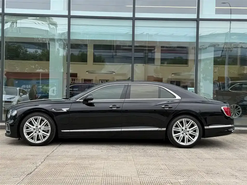 Bentley Flying Spur 2023 из CN, фото 3