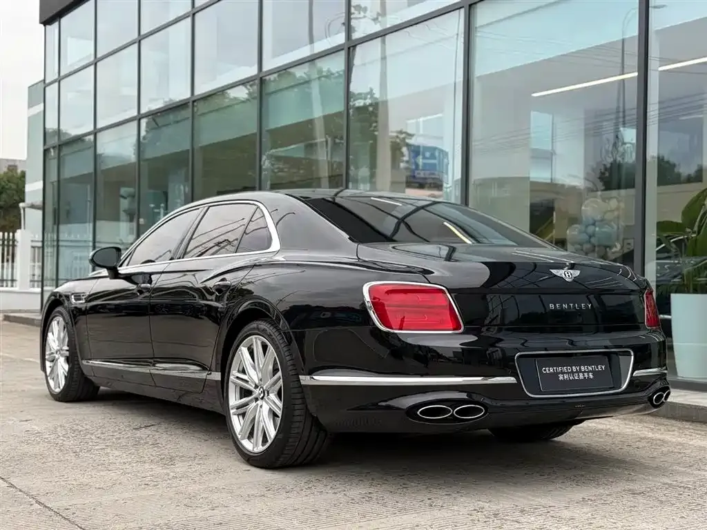 Bentley Flying Spur 2023 из CN, фото 4