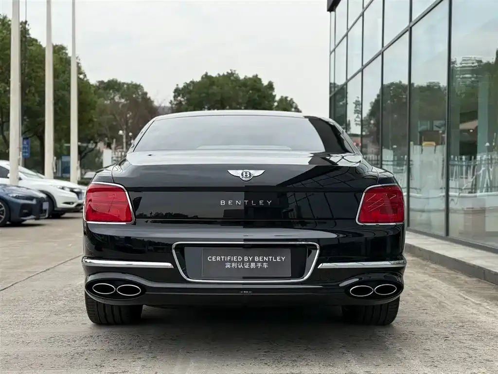 Bentley Flying Spur 2023 из CN, фото 5