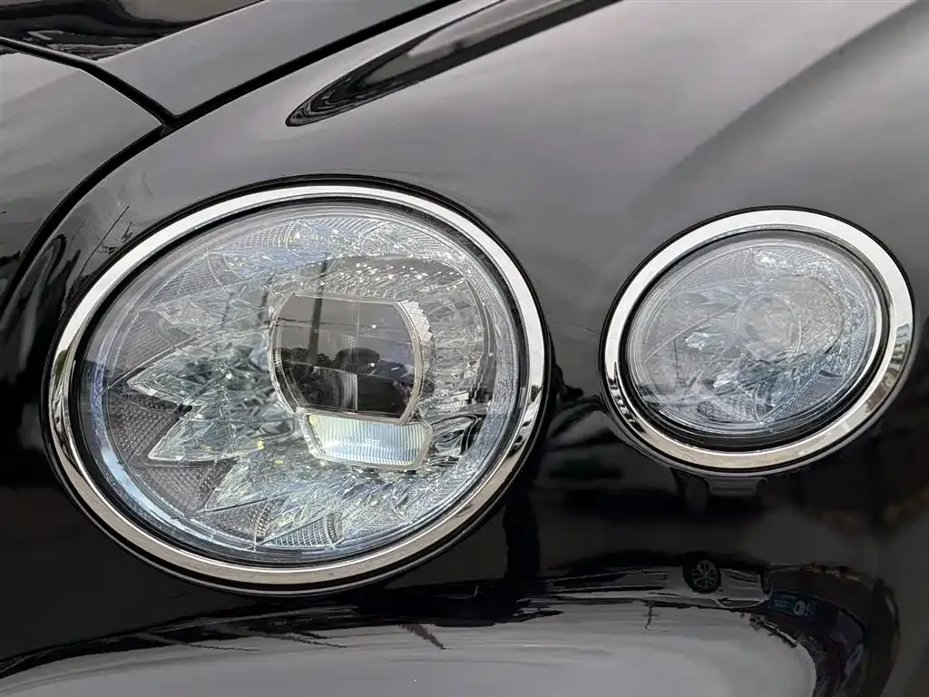 Bentley Flying Spur 2023 из CN, фото 7