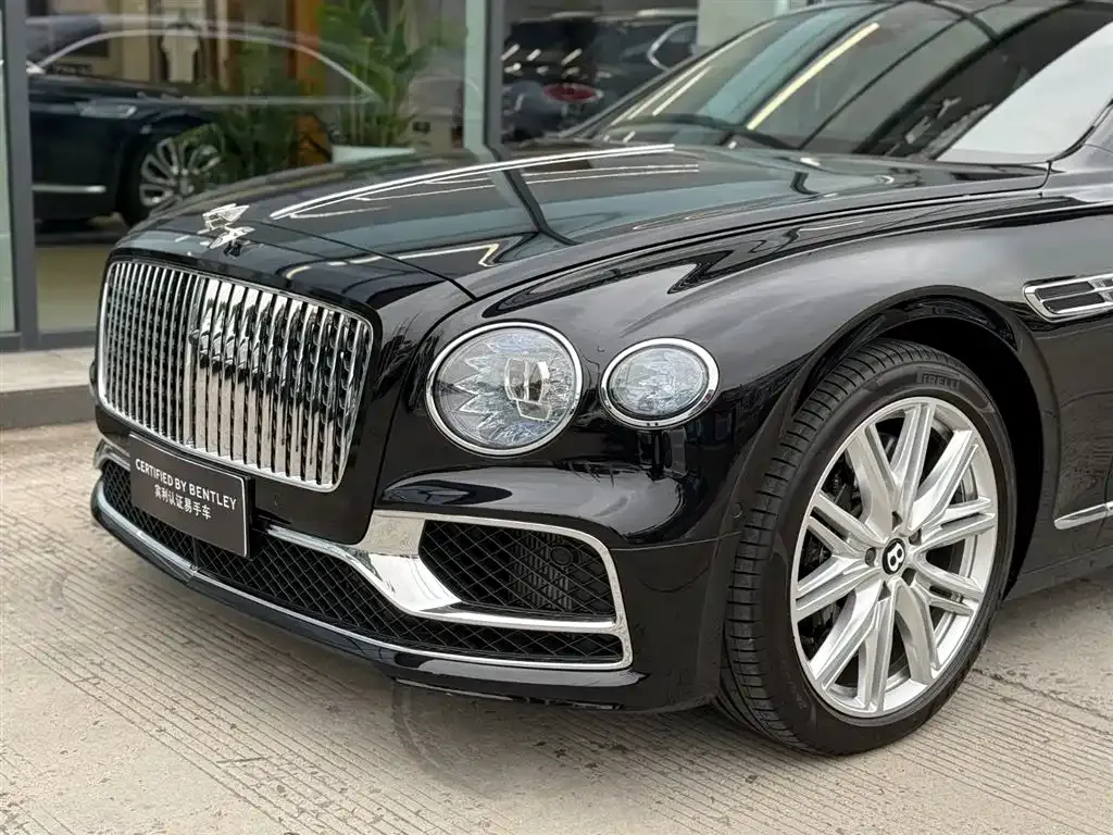 Bentley Flying Spur 2023 из CN, фото 8