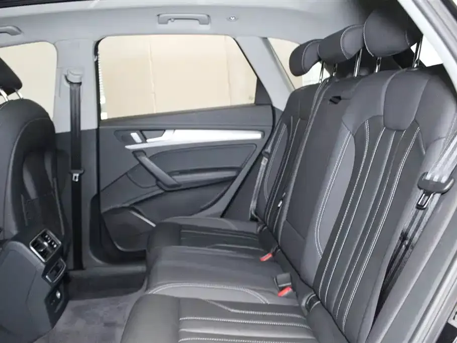 Audi Q5L 2023 из CN, фото 8