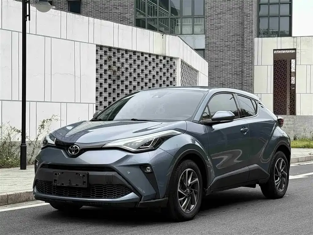Toyota C-HR — фото 10