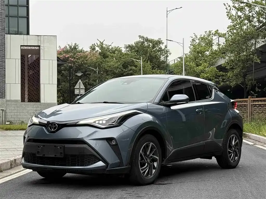 Toyota C-HR — фото 2