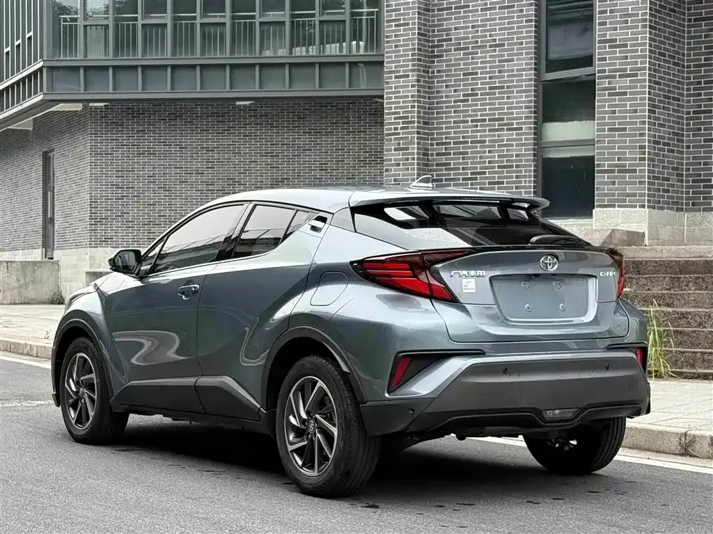 Toyota C-HR — фото 3