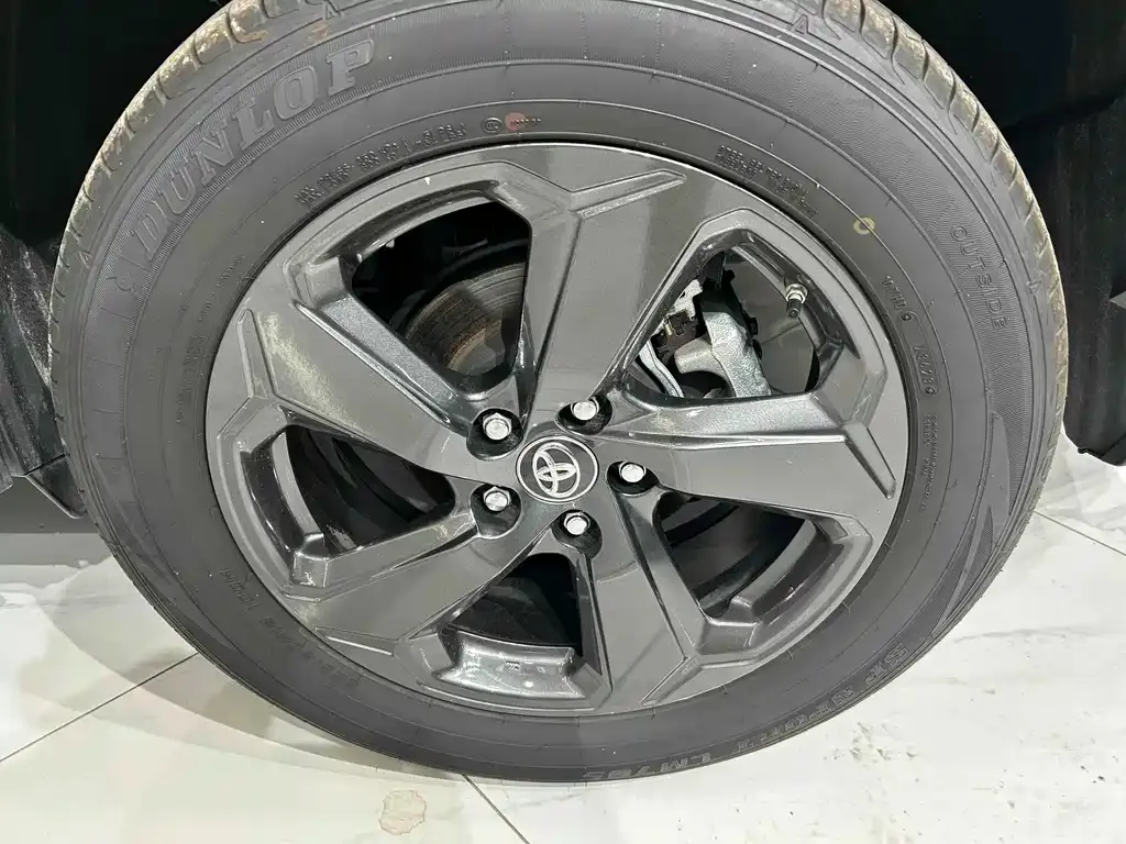 Toyota RAV4 2023 из CN, фото 10