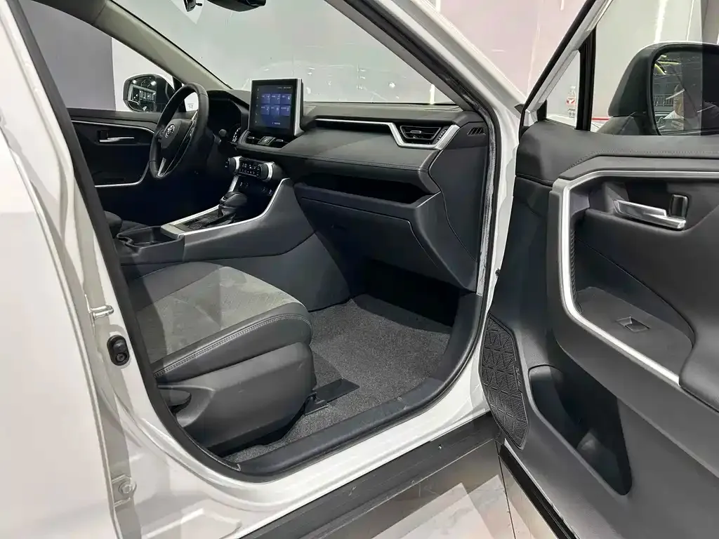Toyota RAV4 2023 из CN, фото 9