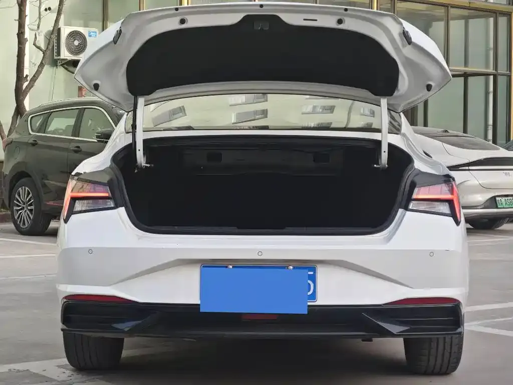 Hyundai Elantra 2021 из CN, фото 7