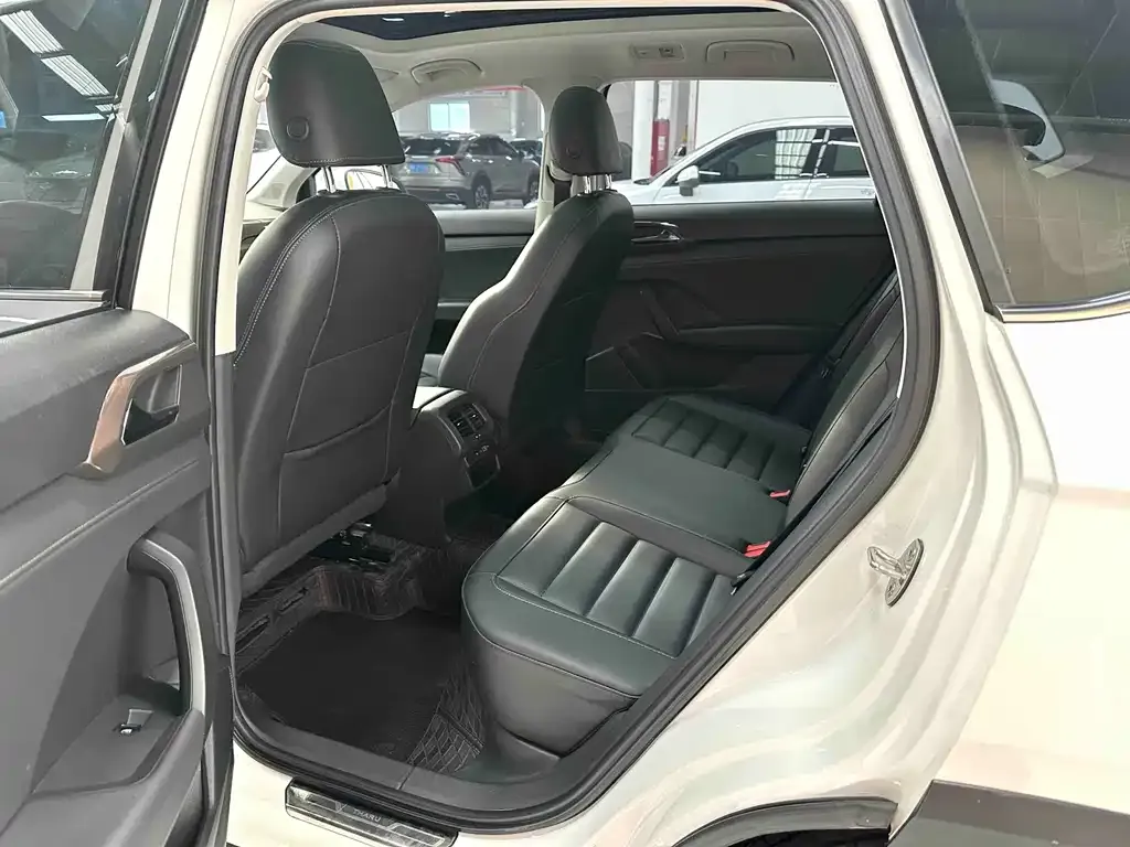 Volkswagen Tharu 2022 из CN, фото 8