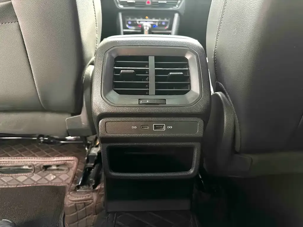 Volkswagen Tharu 2022 из CN, фото 9